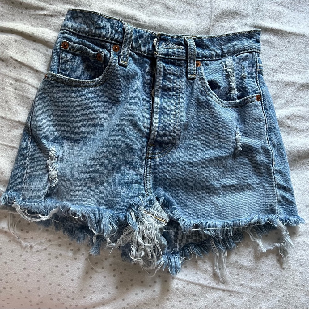 Levi Ribcage Short